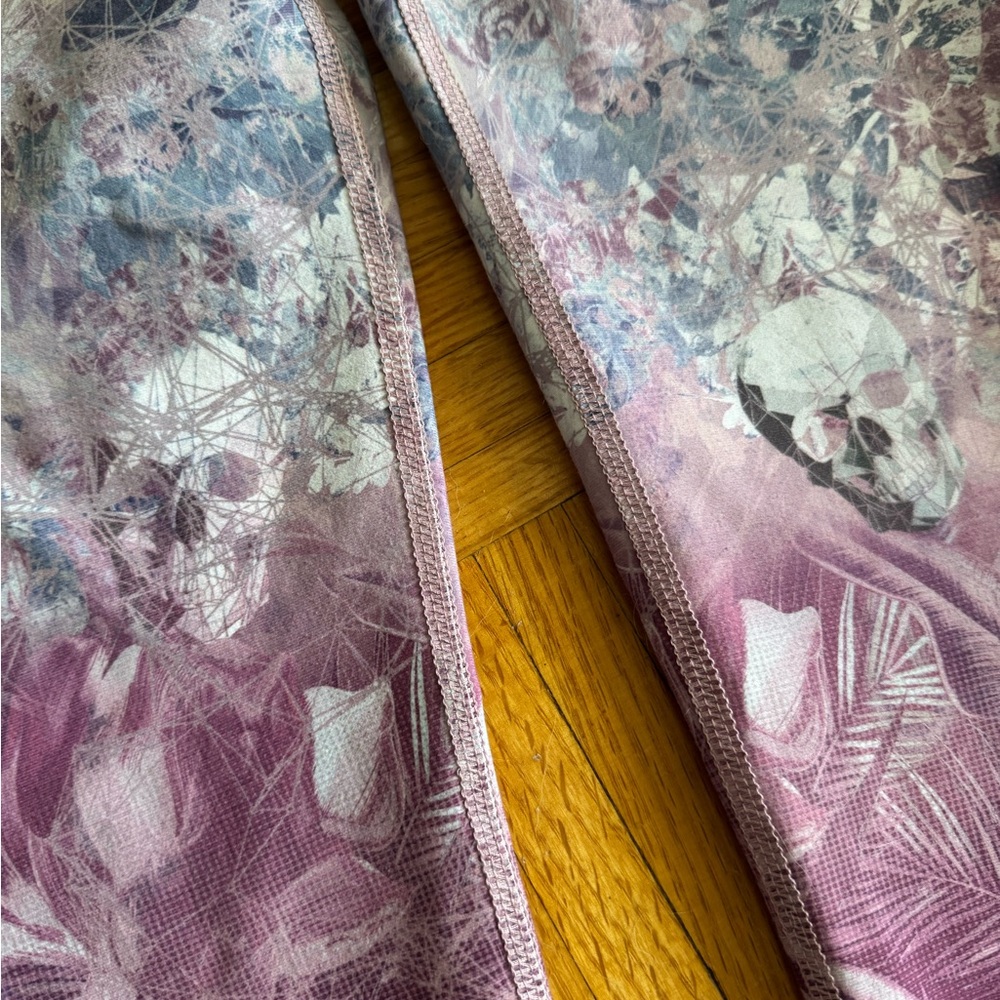 Skull crop pants leggings - size M - yoga, workout